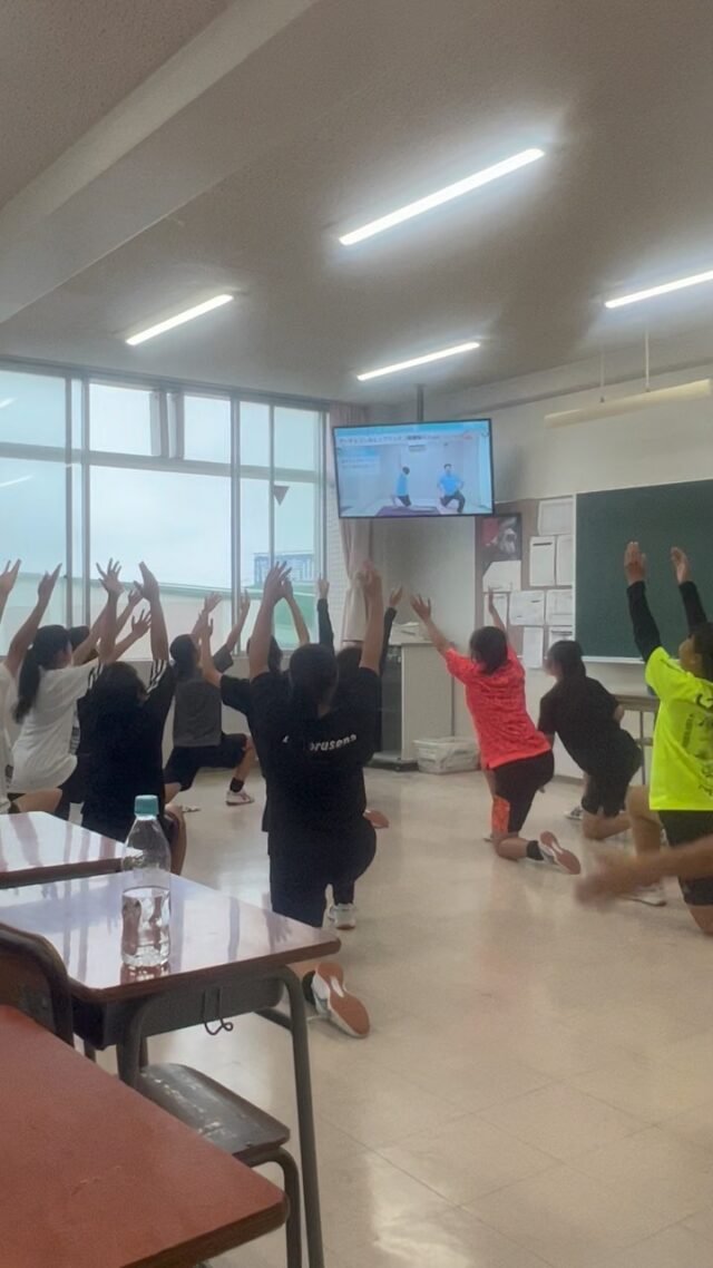 2025.6.10
TR！

雨！梅雨入り！校舎内！！
というわけで久々の筑波式です笑！
いや、マジメに楽しくやってますよー！笑
YouTubeって素晴らしいなぁ…

明日はどうかなぁ…
外、無理かなぁ…
ま、YouTubeあるか…笑笑

真剣にトレメニューに悩む安城学園！笑
お疲れー！！

#筑波式トレーニング
