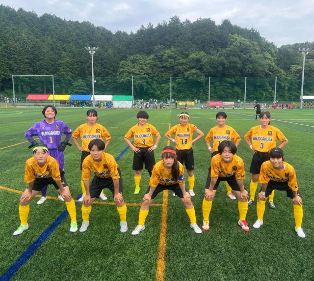 2025.6.7
総体県予選　三決　@ララポルト
vs豊川
0-3 負

準決で敗れ1週間。負けても続く1週間。
一瞬挫けても、よくぞ奮い立たせて、出来る準備をして挑む一戦。
相手も同じなのです、それでも素晴らしかった豊川さん！
とはいえ局面ごとのバトルは素晴らしかった安城学園！

隙を見せてしまったのはミドルレンジと高さ、の一瞬×3。
打ちきれなかった技術を追求したい！

しかし、しかし！
大会最終日まで素晴らしい経験を継続し、成長のきっかけを獲得出来たのも、また財産！

まだまだやるぜ安城学園！！

総体ラストのこの日も大勢の保護者、OG、他関係者の姿が。
応援本当にありがとうございました！！元気もらいました！娘たち、いつも以上に頑張りました！褒めてやってください！

サッカー人生、まだまだ続く！

まだまだ頑張る安城学園！
お疲れー！