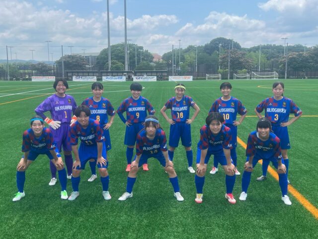 2025.6.21
皇后杯　二回戦
vs ラブリッジU18
1-3 負　(得点　イチカ)

気合い入った安城学園！
相手はなでしこ1部のU18！！キラキラ輝くチーム相手に全力で挑みましたー！

結果は…ぐ…ぐやぢいぃーーーーっ！！！
とはいえ攻守で自分たちの良さを出せた場面もあり、
それゆえに失点が…ぐ…ぐやぢいーーーーっ！！
しかし！そういったミスも修正もラブリッジさんが引き出してくれたとも言えます！！

大変な暑さのなか、今日もまた大勢の保護者皆さま応援ありがとうございました！！娘たち本当に頑張っております！！
審判役割り、今日も担当してくださった大澤さんありがとうございました！！次こそは…勝利の姿をお目に…！！

明日も暑いぜ！！
酷暑対策、万全に！！

明日も頑張る安城学園！
お疲れー！